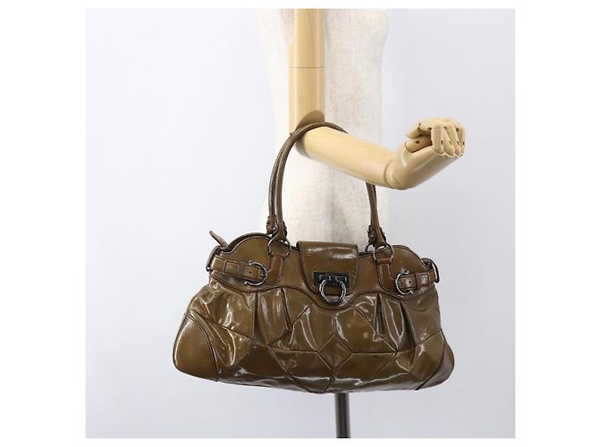 Borsa a Spalla Gancini Smalto Marrone Argento Auth 155066 di Salvatore Ferragamo - vista 23