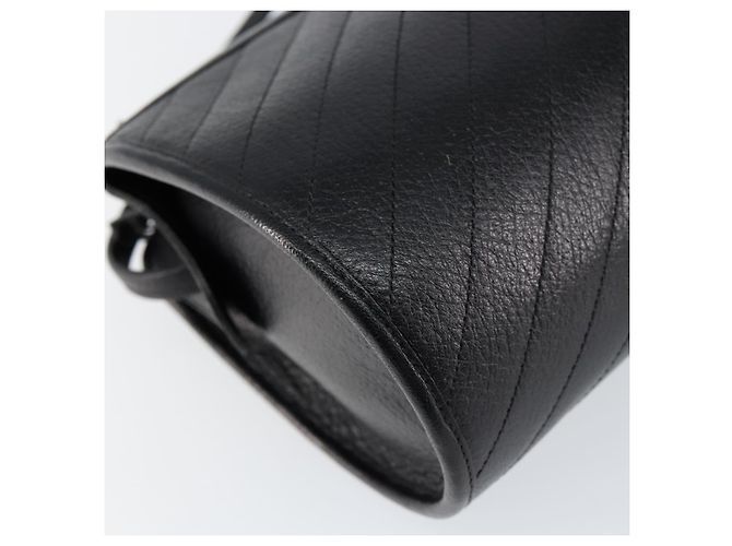 Borsa a Spalla Christian Dior in Pelle Nera e Oro Auth SW1767 Nero D'oro - vista 14