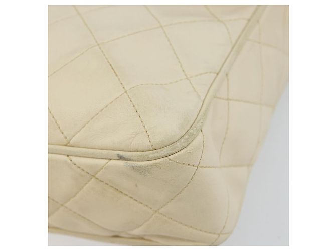 CHANEL Borsa a Spalla Matelassé in Pelle di Agnello Bianco Oro CC Auth 156813 D'oro - vista 10