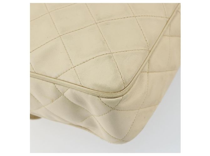 CHANEL Borsa a Spalla Matelassé in Pelle di Agnello Bianco Oro CC Auth 156813 D'oro - vista 13