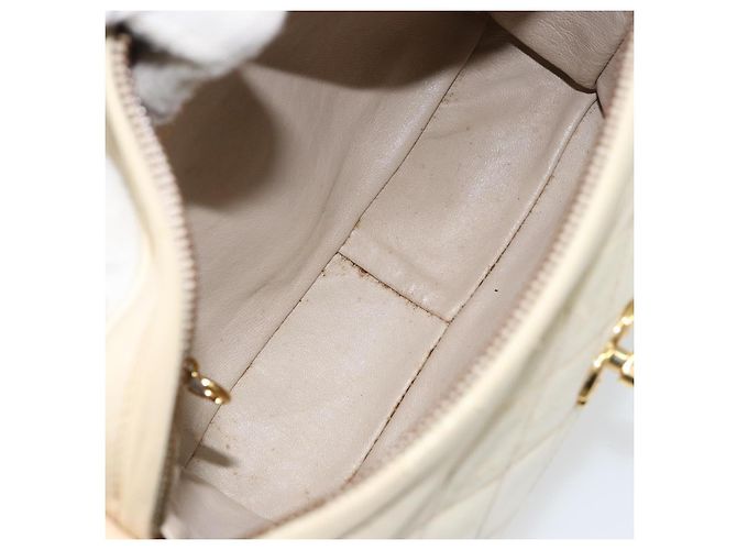 CHANEL Borsa a Spalla Matelassé in Pelle di Agnello Bianco Oro CC Auth 156813 D'oro - vista 17