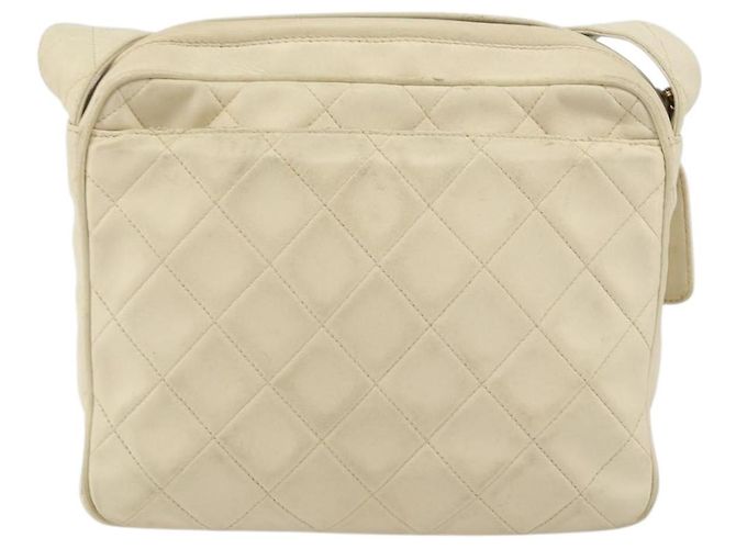 CHANEL Borsa a Spalla Matelassé in Pelle di Agnello Bianco Oro CC Auth 156813 D'oro - vista 3