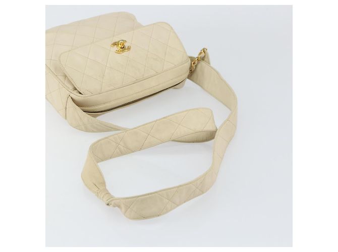 CHANEL Borsa a Spalla Matelassé in Pelle di Agnello Bianco Oro CC Auth 156813 D'oro - vista 7