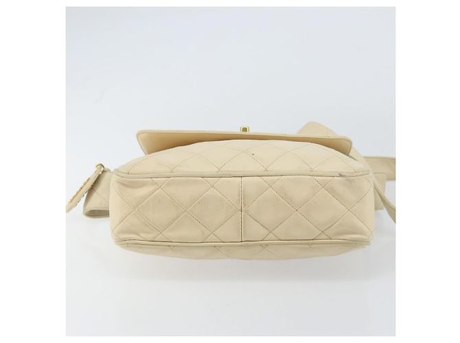 CHANEL Borsa a Spalla Matelassé in Pelle di Agnello Bianco Oro CC Auth 156813 D'oro - vista 9