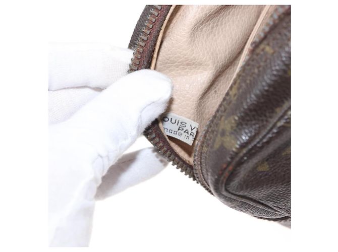 LOUIS VUITTON Trousse Toilette Monogram 23 Bolsa Clutch M47524 LV Auth BA8100 Monograma - vista 18