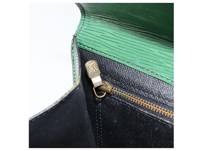 LOUIS VUITTON Clutch Epi Montaigne 27 Verde M52654 LV Auth bs31283 - vista 10