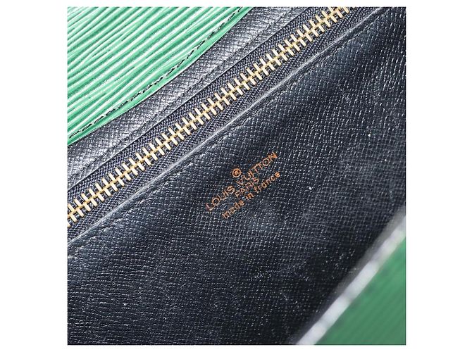 LOUIS VUITTON Clutch Epi Montaigne 27 Verde M52654 LV Auth bs31283 - vista 18