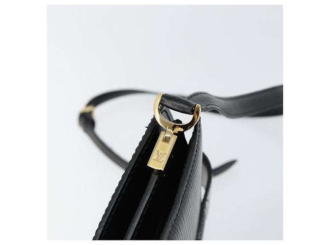 LOUIS VUITTON Borsa a Spalla Capuchin Epi Nera M52342 LV Auth 153942 Nero - vista 9