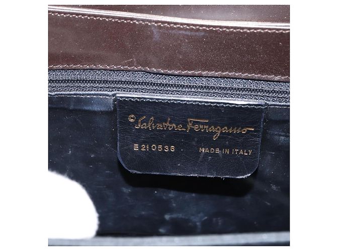 Borsa a mano Gancini in pelle nera e oro Auth 153902 di Salvatore Ferragamo Nero D'oro - vista 16