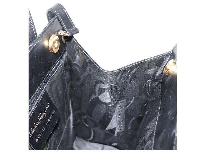 Borsa a mano Vala in pelle 2 in 1 nera e oro Auth BA7329 di Salvatore Ferragamo Nero D'oro - vista 19