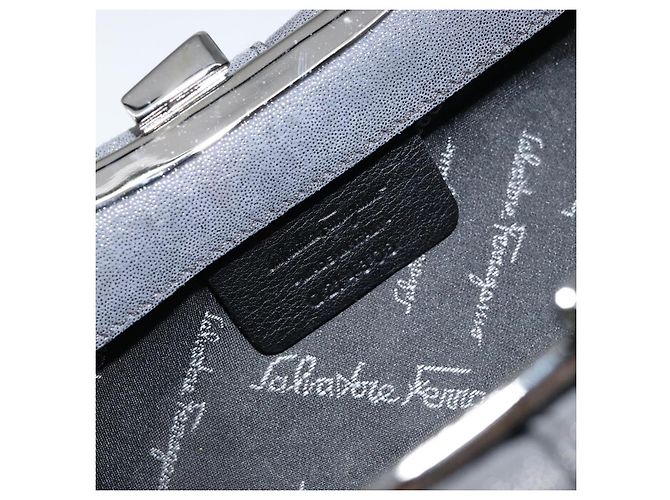 Borsa a Spalla Vala in Camoscio Grigio Argento Salvatore Ferragamo Auth 149149 Marrone - vista 16