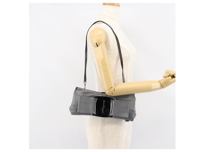Borsa a Spalla Vala in Camoscio Grigio Argento Salvatore Ferragamo Auth 149149 Marrone - vista 20