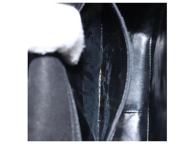 Borsa a Spalla Gancini in Camoscio Nero e Oro Auth 149105 di Salvatore Ferragamo D'oro - vista 20