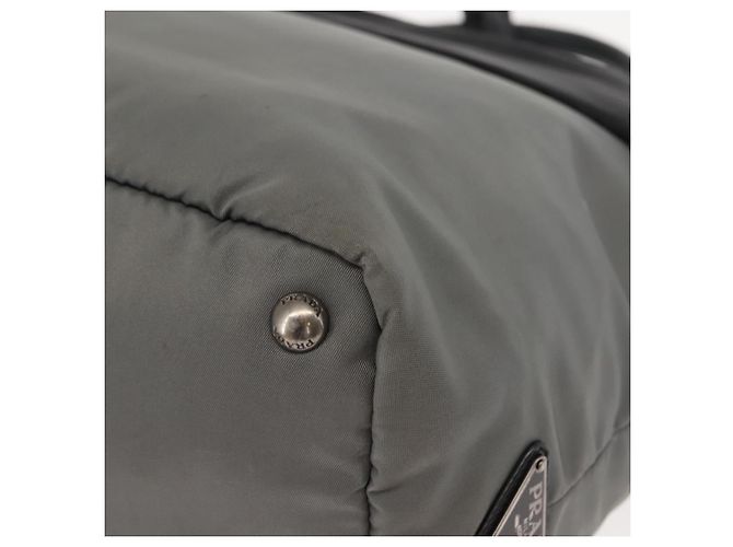 Borsa a mano PRADA in nylon 2 vie nera e grigia Auth ep11418 Marrone Nero - vista 16