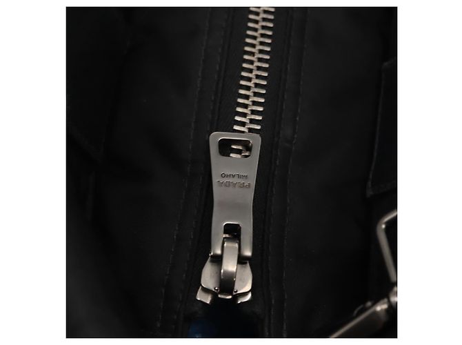 Borsa a mano PRADA in nylon 2 vie nera e grigia Auth ep11418 Marrone Nero - vista 19