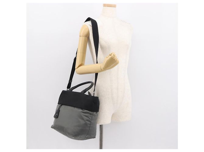 Borsa a mano PRADA in nylon 2 vie nera e grigia Auth ep11418 Marrone Nero - vista 27