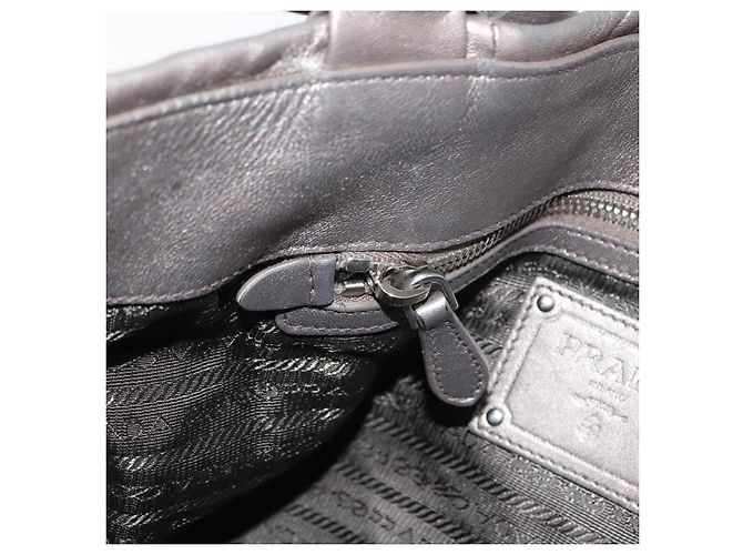 Borsa a Spalla in Pelle PRADA Argento Auth 147780 - vista 22