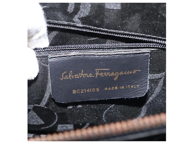 Borsa a Spalla Gancini in Pelle Nera e Oro Salvatore Ferragamo Auth 150293 Nero D'oro - vista 16