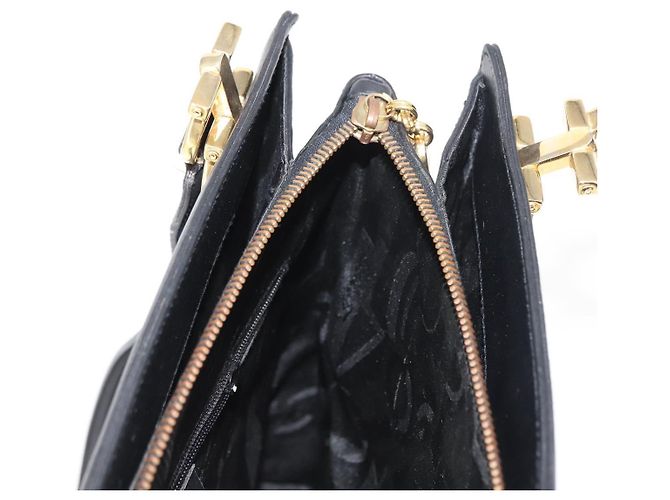 Borsa a Spalla Gancini in Pelle Nera e Oro Salvatore Ferragamo Auth 150293 Nero D'oro - vista 18