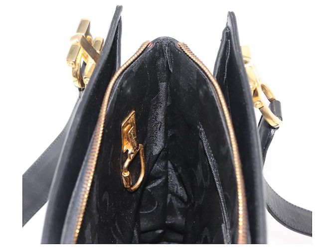 Borsa a Spalla Gancini in Pelle Nera e Oro Salvatore Ferragamo Auth 150293 Nero D'oro - vista 19