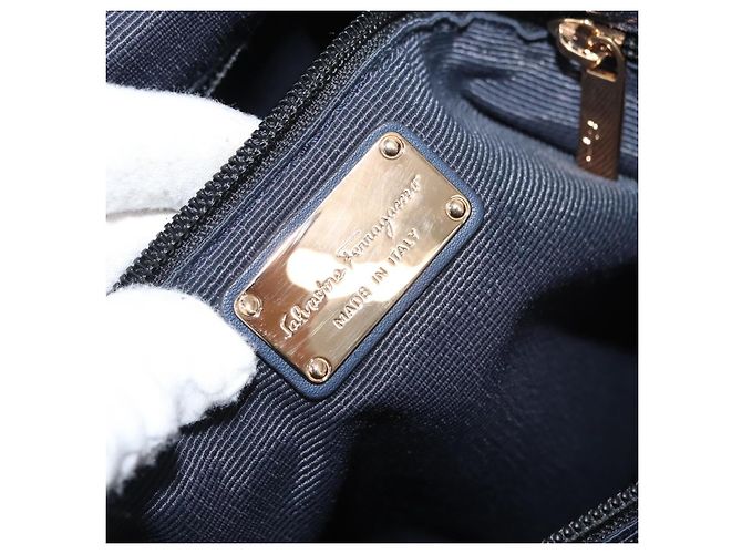 Borsa Tote Vala in pelle blu navy e oro Auth 145957 di Salvatore Ferragamo D'oro - vista 17