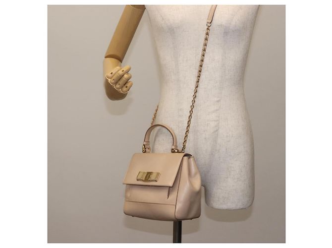 Borsa a Spalla Chain Vala in Pelle Salvatore Ferragamo 2 in 1 Rosa Oro Auth 144333 - vista 24