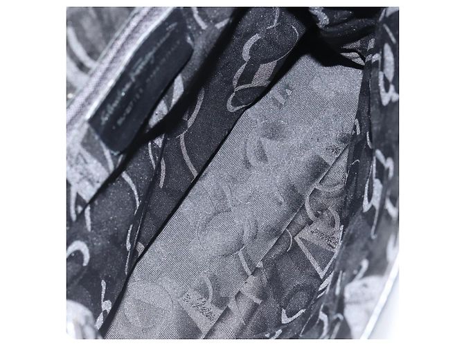Borsa a Spalla Gancini in Pelle Nera e Argento Autentica Salvatore Ferragamo BA8229 Nero - vista 17