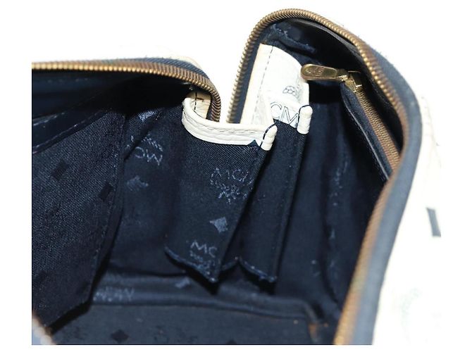 Borsa MCM Logogram Vicetos PVC 2 in 1 Bianco Oro Auth 149478 D'oro - vista 23