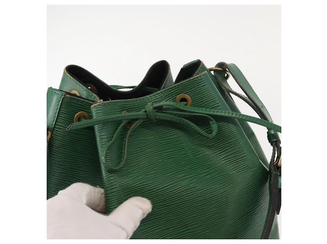 Noe LOUIS VUITTON Borsa a Spalla Petit Noé Epi Verde M44104 LV Auth 147759 - vista 20
