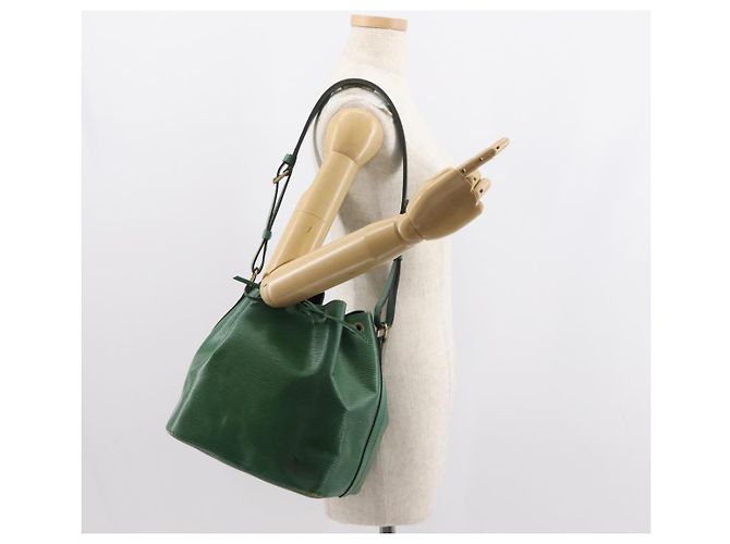 Noe LOUIS VUITTON Borsa a Spalla Petit Noé Epi Verde M44104 LV Auth 147759 - vista 23