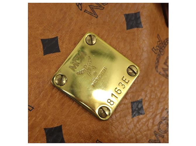 Borsa Boston MCM Logogram Vicetos in pelle PVC marrone e oro Auth 154457 D'oro - vista 21