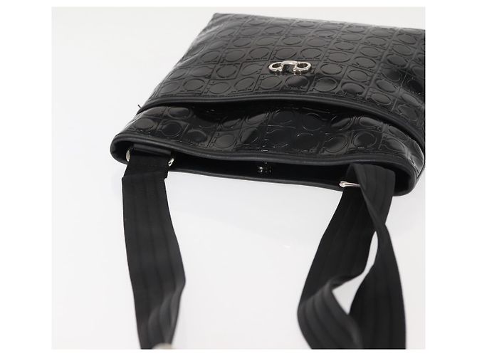 Bolsa de Ombro Gancini Emalhe Preta Auth BA6810 de Salvatore Ferragamo Preto - vista 6