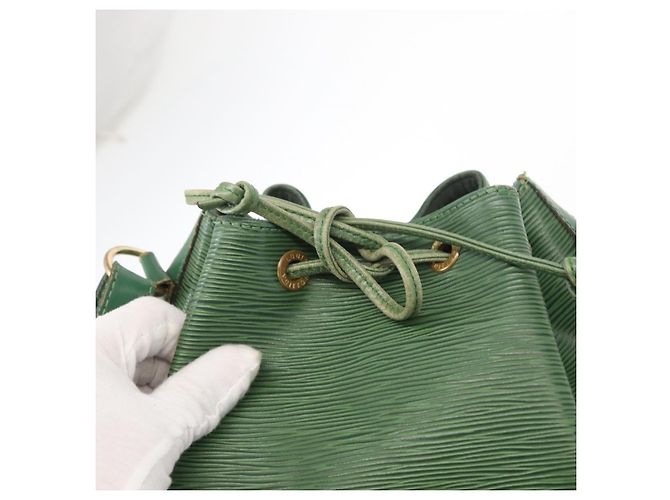 Noe LOUIS VUITTON Borsa a Spalla Petit Noé Epi Verde M44104 LV Auth BA8589 - vista 10