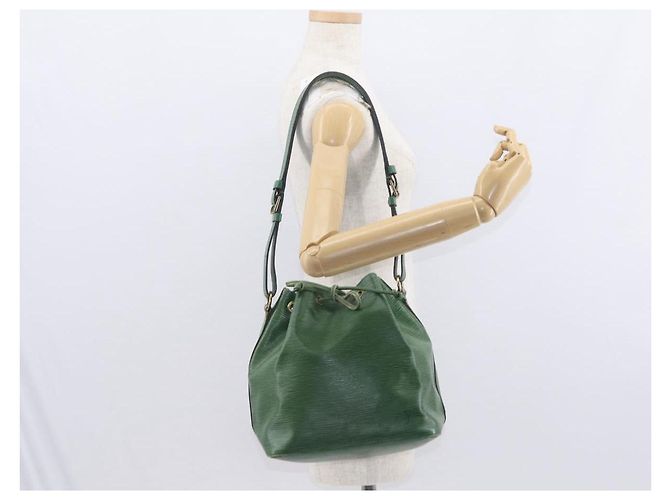 Noe LOUIS VUITTON Borsa a Spalla Petit Noé Epi Verde M44104 LV Auth BA8589 - vista 20