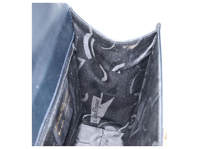 Borsa a Spalla Gancini in Pelle Salvatore Ferragamo Blu Navy Oro Auth 154591 D'oro - vista 18