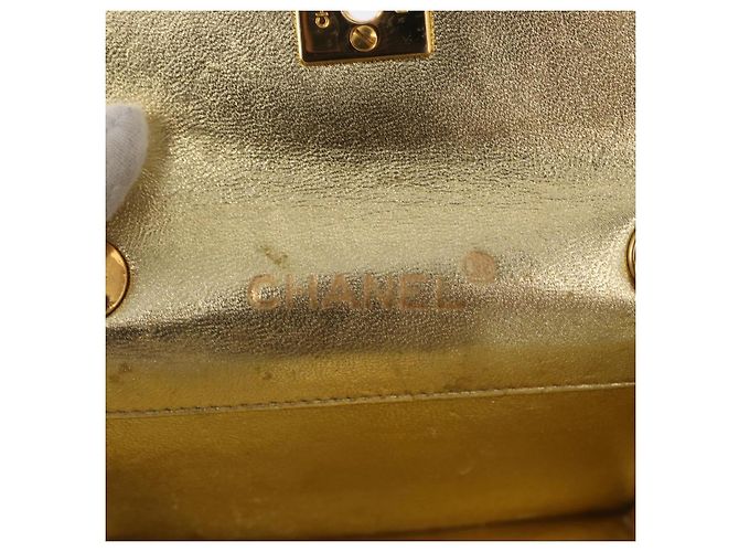 CHANEL Mini Matelassé Borsa a Spalla con Catena in Pelle di Agnello Oro CC Auth 152962 D'oro - vista 23
