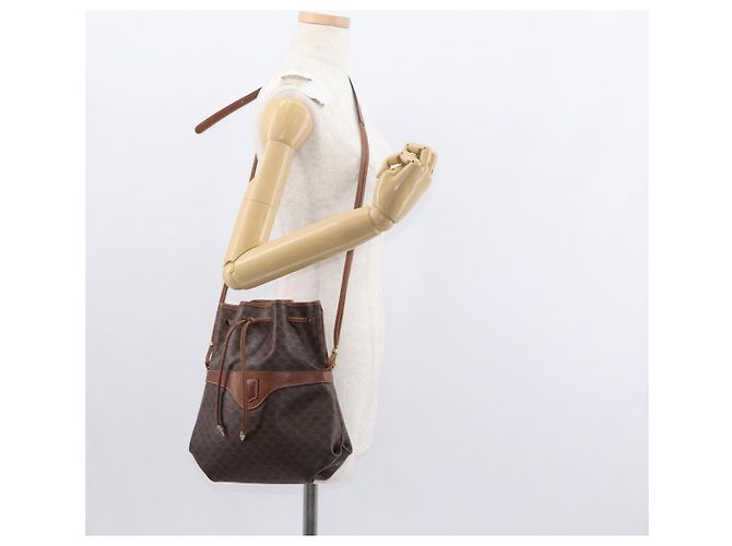 Céline CELINE Macadam Canvas Schultertasche aus PVC-Leder Braun Gold Auth 153471 Golden - Ansicht 24