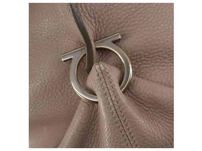 Borsa a Spalla Salvatore Ferragamo in Pelle Beige Oro Auth 152265 D'oro - vista 14