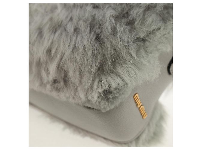 Borsa a Spalla Miu Miu in Pelliccia Grigia Oro Auth 134337V Marrone D'oro - vista 9