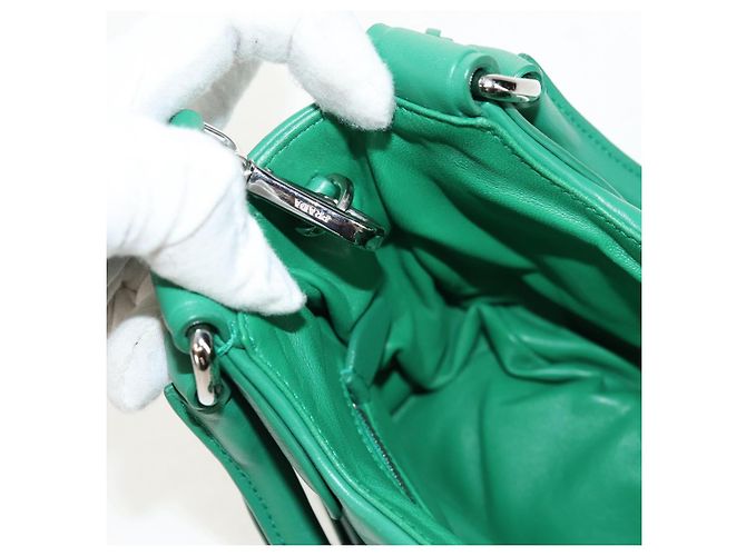 PRADA Bolsa Moon Bag de Cuero 2 en 1 Verde Plata Auth 152696SAM - vista 26