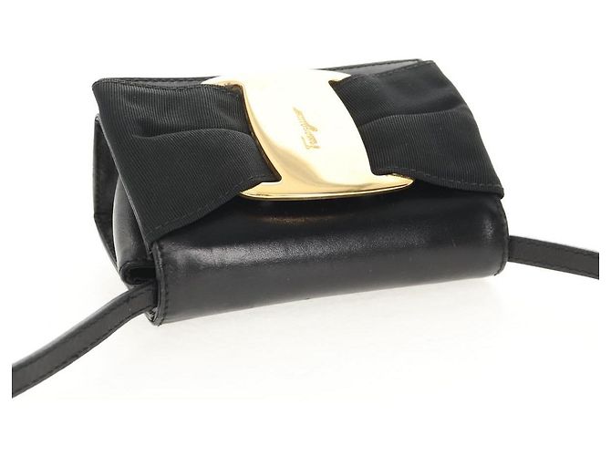 Borsa a Spalla Vala in Pelle Nera e Oro Auth BA8393V di Salvatore Ferragamo Nero D'oro - vista 6