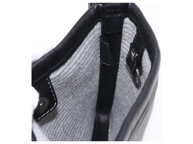 Borsa a Spalla Gancini in Pelle Nera e Argento di Salvatore Ferragamo Auth gh1244 Nero - vista 18