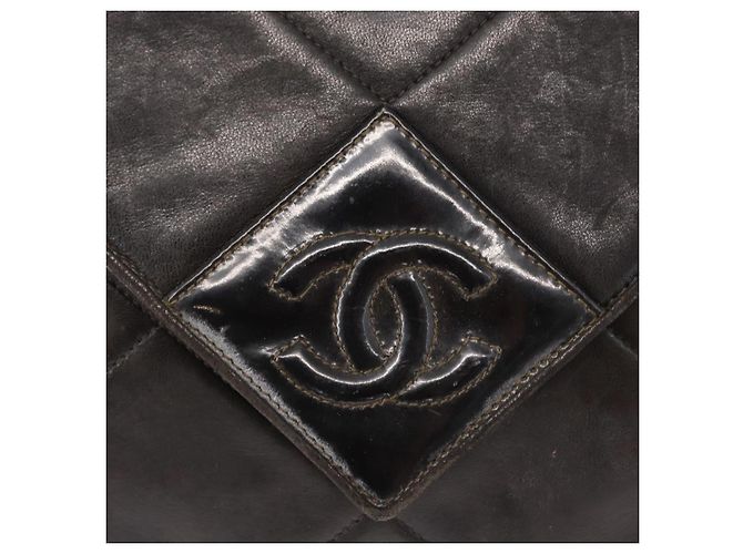CHANEL Matelassierte Schultertasche aus Lammleder Braun Gold CC Auth BA8409 Golden - Ansicht 17