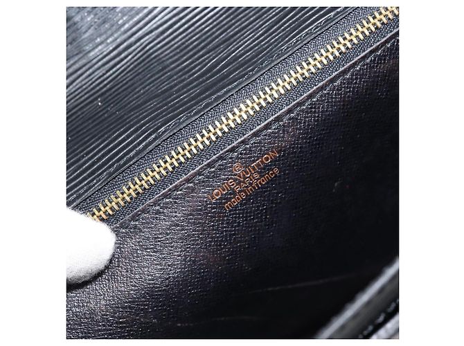 LOUIS VUITTON Epi Serie Dragonne Clutch Bag Nero M52612 LV Auth th6460 - vista 18