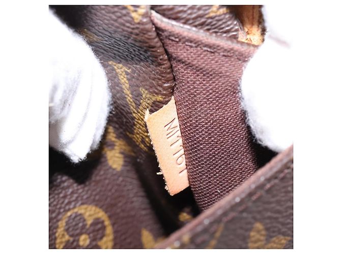 LOUIS VUITTON Borsa a Spalla Monogram Menilmontant PM M40474 LV Auth 143941 Monogramma - vista 12