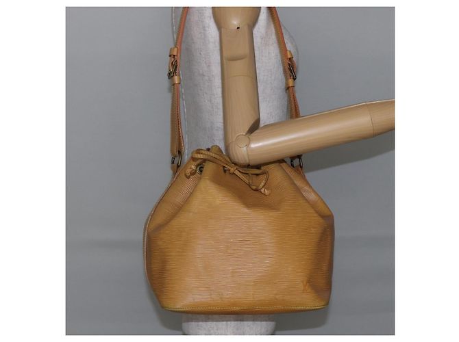 Noe LOUIS VUITTON Borsa a Spalla Petit Noé Epi Gialla M44109 LV Auth 144770 Giallo - vista 20