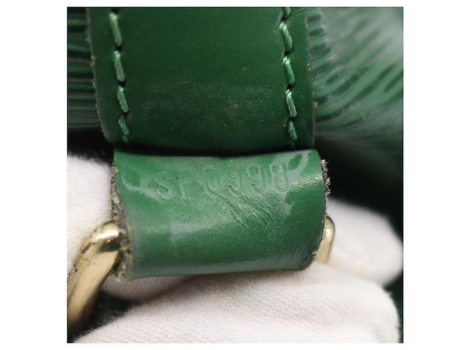 LOUIS VUITTON Bolsa de Hombro Epi Noe Verde M44004 LV Auth 144022 - vista 12