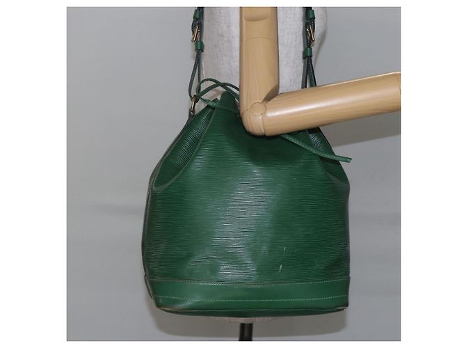 LOUIS VUITTON Bolsa de Hombro Epi Noe Verde M44004 LV Auth 144022 - vista 20