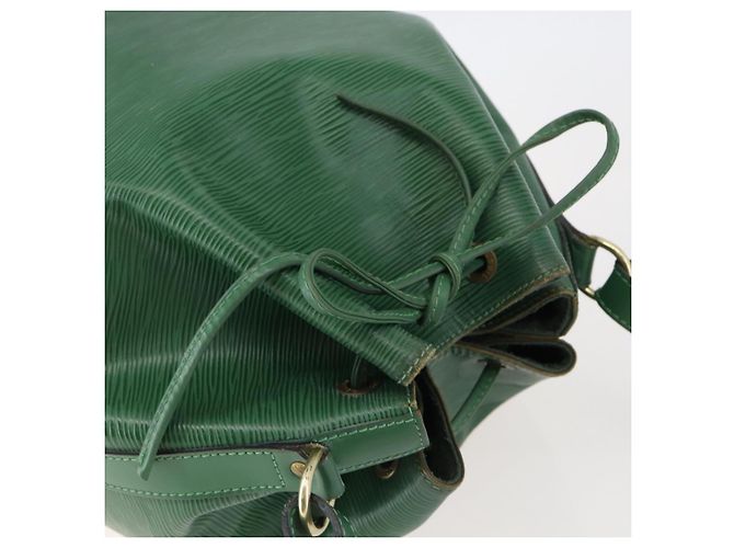 LOUIS VUITTON Bolsa de Hombro Epi Noe Verde M44004 LV Auth 144022 - vista 6