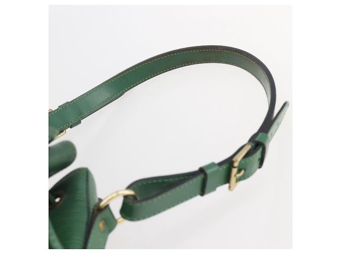 LOUIS VUITTON Bolsa de Hombro Epi Noe Verde M44004 LV Auth 144022 - vista 8